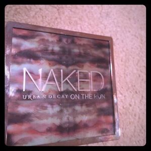 URBAN DECAY**** On The Run pallet unused!!!