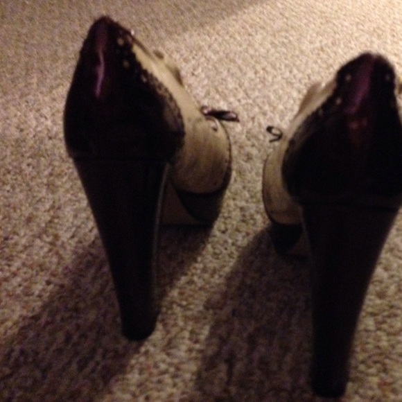 Ruby high heels - Picture 2 of 3