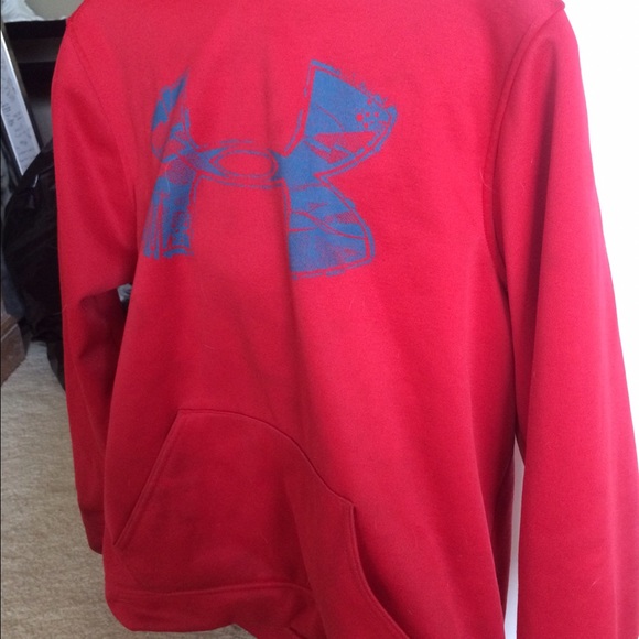 Under Armour sweatshirt
