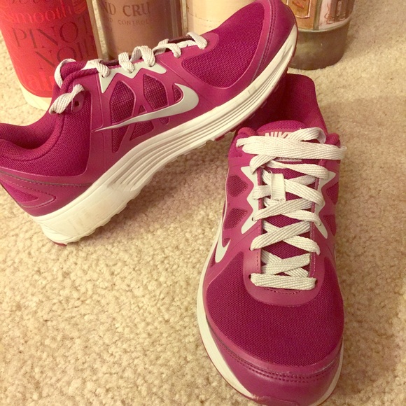 Nike Emerge 💕Get your run on 💕