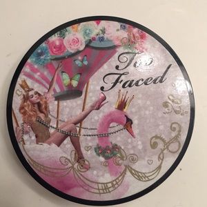 LE Too Faced quad compact