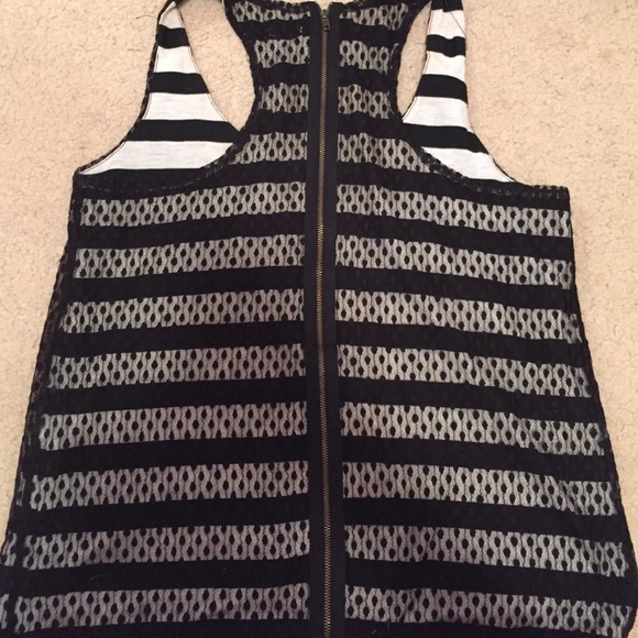 Black and cream top - Picture 4 of 4