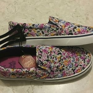 Floral Slip-on Casual Shoes