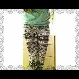 Black & White Patterned Leggings