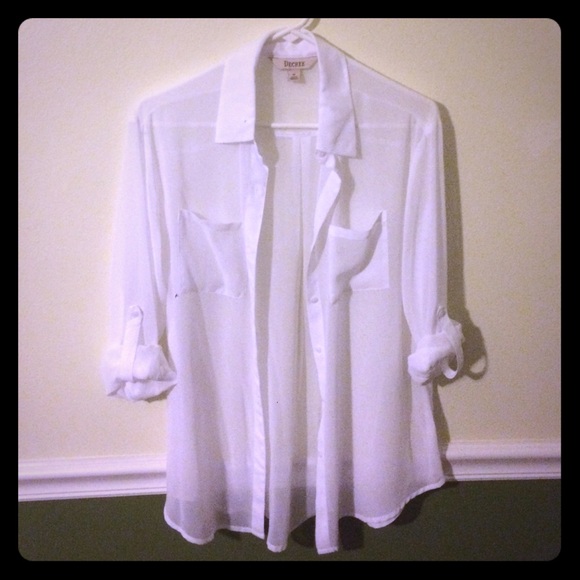 White sheer three-quarter length/long sleeve top