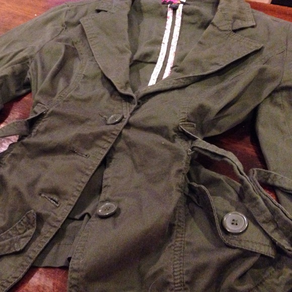 Jacket - Picture 3 of 4