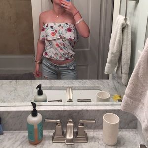 Strapless white top with flowers