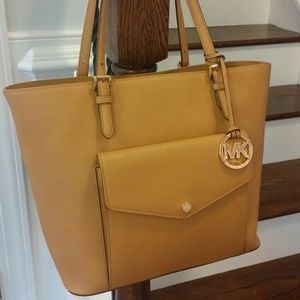Michael Kors Jet Set Pocket Tote saffiano