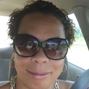 Meet your Posher, Latasha