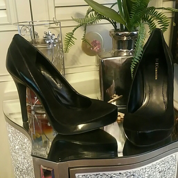 NWOT BCBG generation heels!
