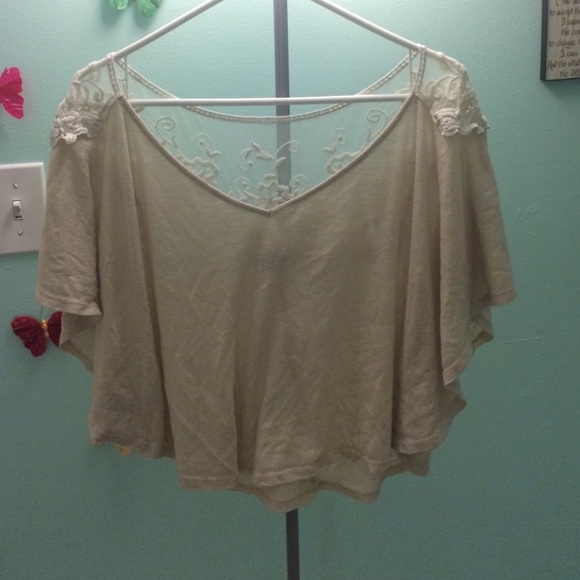 Cream lace crop top - Picture 1 of 4