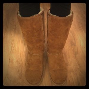 💥Classic Tall Chestnut/Brown/Tan Uggs size 9