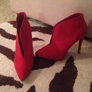 5" red booties