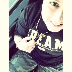 Meet your Posher, Alexis