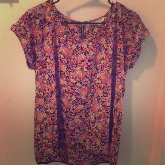 Floral hi-low top