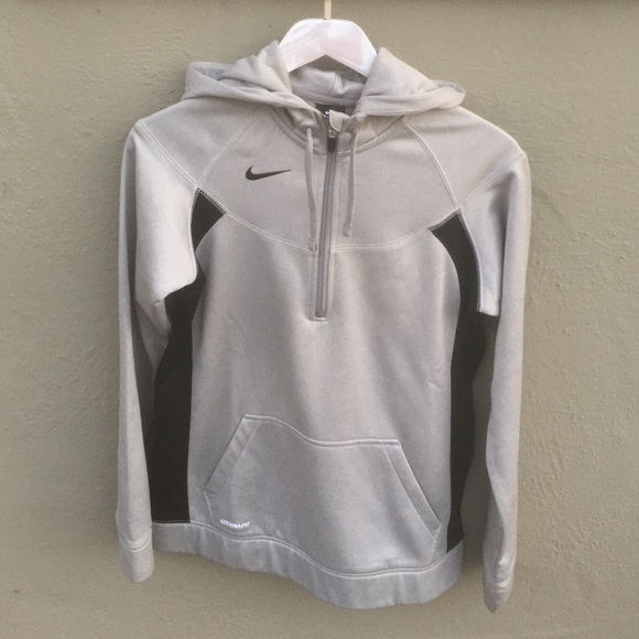 Nike therma fit hooded sweatshirt