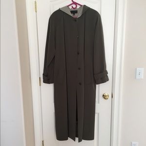 Nice coat greenish with light contrast hoodie