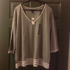 "GAP" Grey Navy and White top. Size XXL