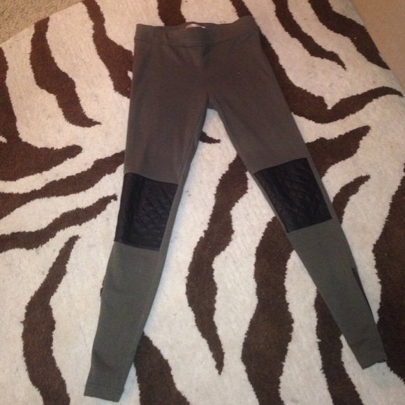 Padded knee leggins