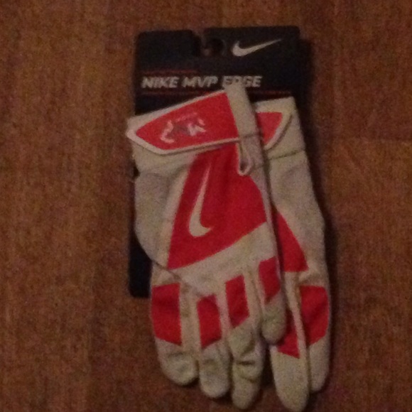 SOLD❤️Bating/Golf Gloves