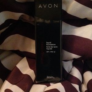 Avon extra lasting liquid foundation Nutmeg E304