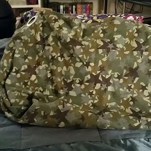 Multi Army Colored Star Tote w/Interior Pockets