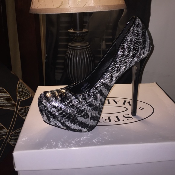 Steve Madden Zebra Bliss