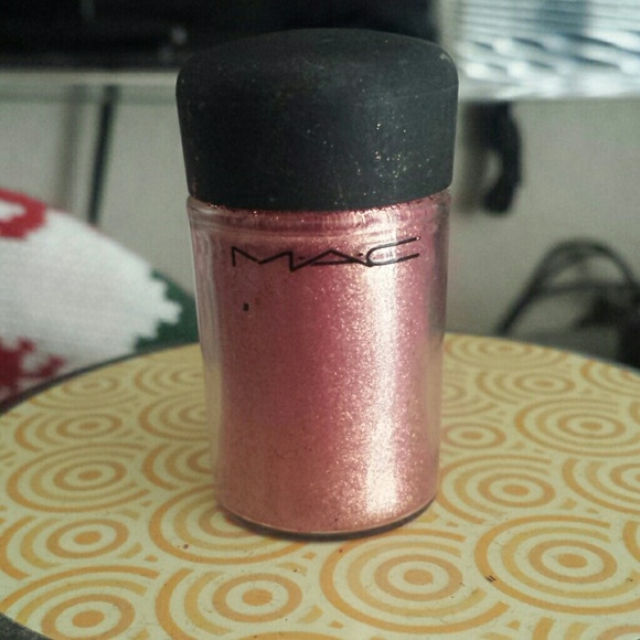 SOLD!! MAC pigment powder.