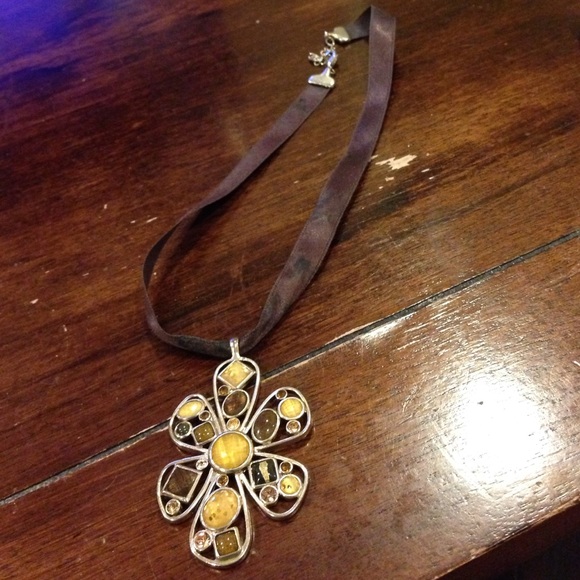 Necklace - Picture 1 of 4