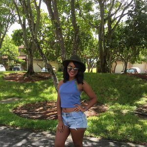 Meet your Posher, Vanessa