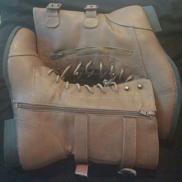Combat Boots sz 9 wide width!