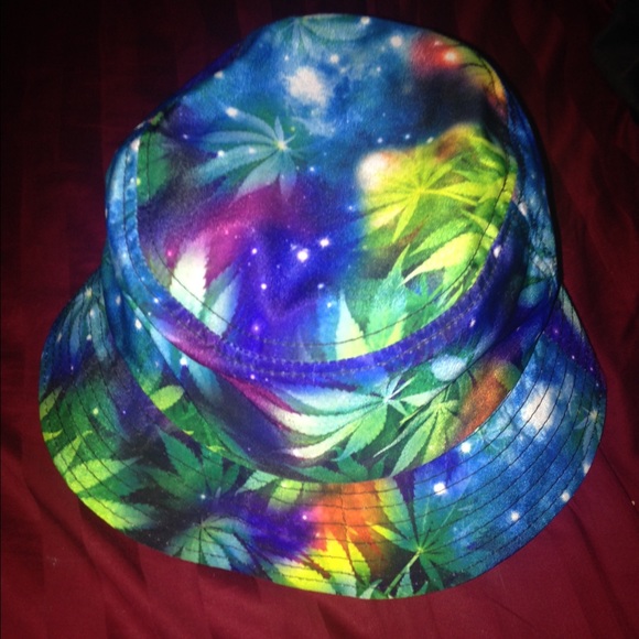 Marijuana bucket hat 🍁