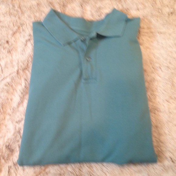 Men's short sleeve, pull over, button collar shirt