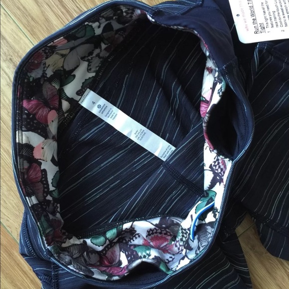 ๐SOLD๐lulu run the world 7/8 tight zips - Picture 3 of 4