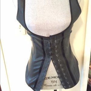 Adjustable waist trainer