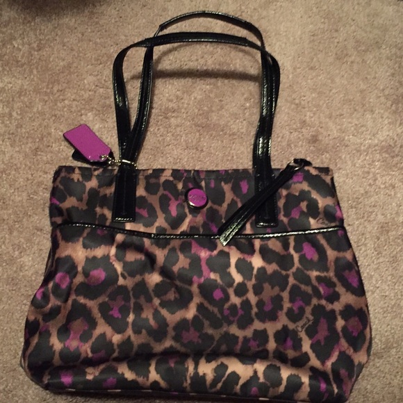 Coach cheetah print shoulder bag!