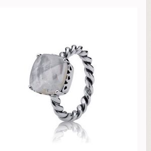 Pandora mother of pearl ring 💍💖