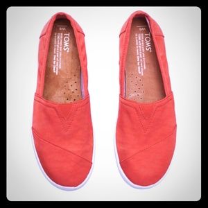 Sold /ebay-Fiesta red new toms