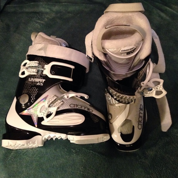 ATOMIC Live Fit Ladies ski boots- 22.5