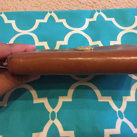 Brown Tory Burch wallet - Picture 2 of 4
