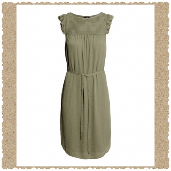 H&M ruffle sleeve dress 🙈 - Picture 2 of 2