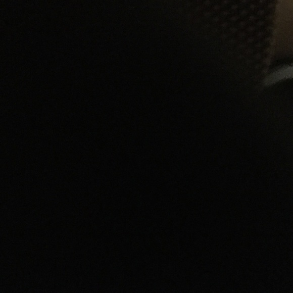 Meet your Posher, Lauren - Picture 2 of 2