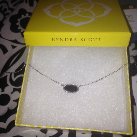 Elisa Kendra Scott necklace