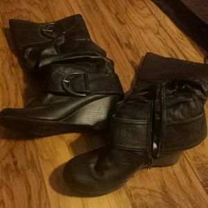 Below the knee zip boots