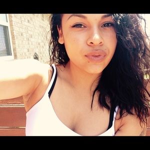 Meet your Posher, Janellis