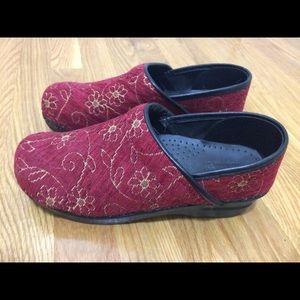 Sanita maroon damask clogs, size 39