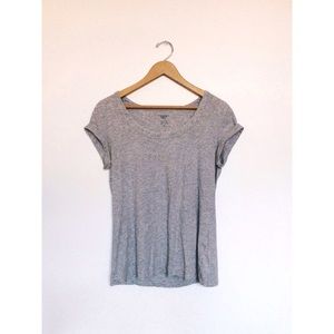 Basic tee with small collar detail