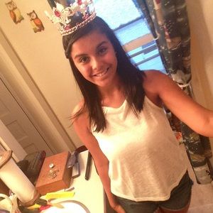 Meet your Posher, Danele