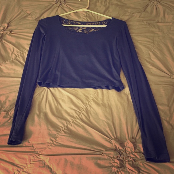 Long sleeve crop top