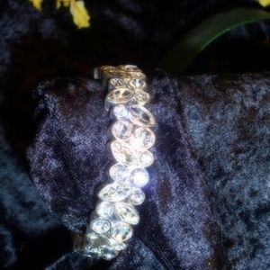 GORGEOUS CHICO'S Bling Stretch Bracelet